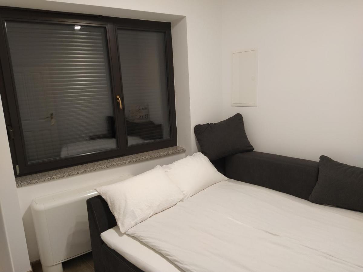 Apartmaji Maln Доленсле Топлице Екстериор снимка