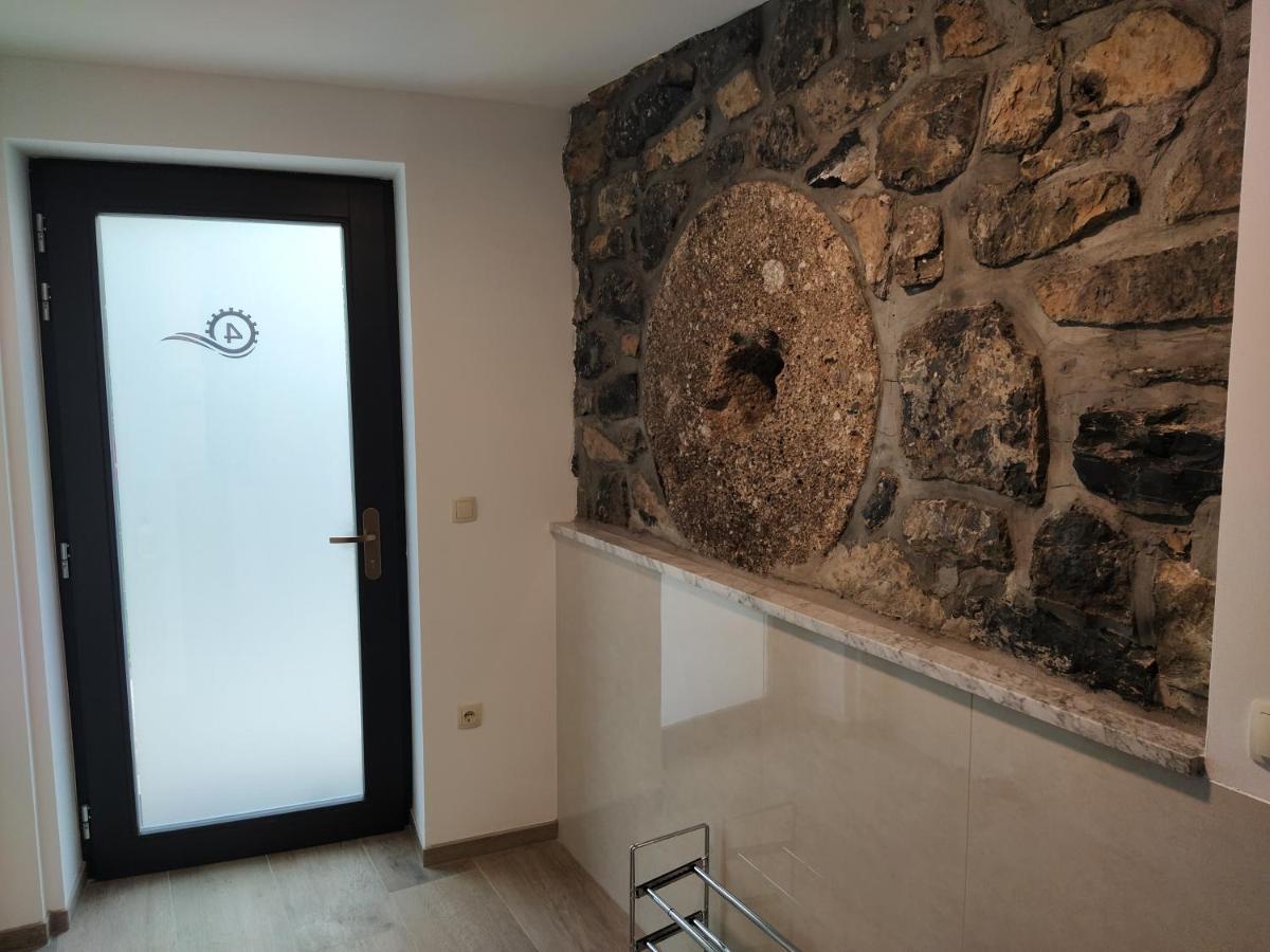Apartmaji Maln Доленсле Топлице Екстериор снимка