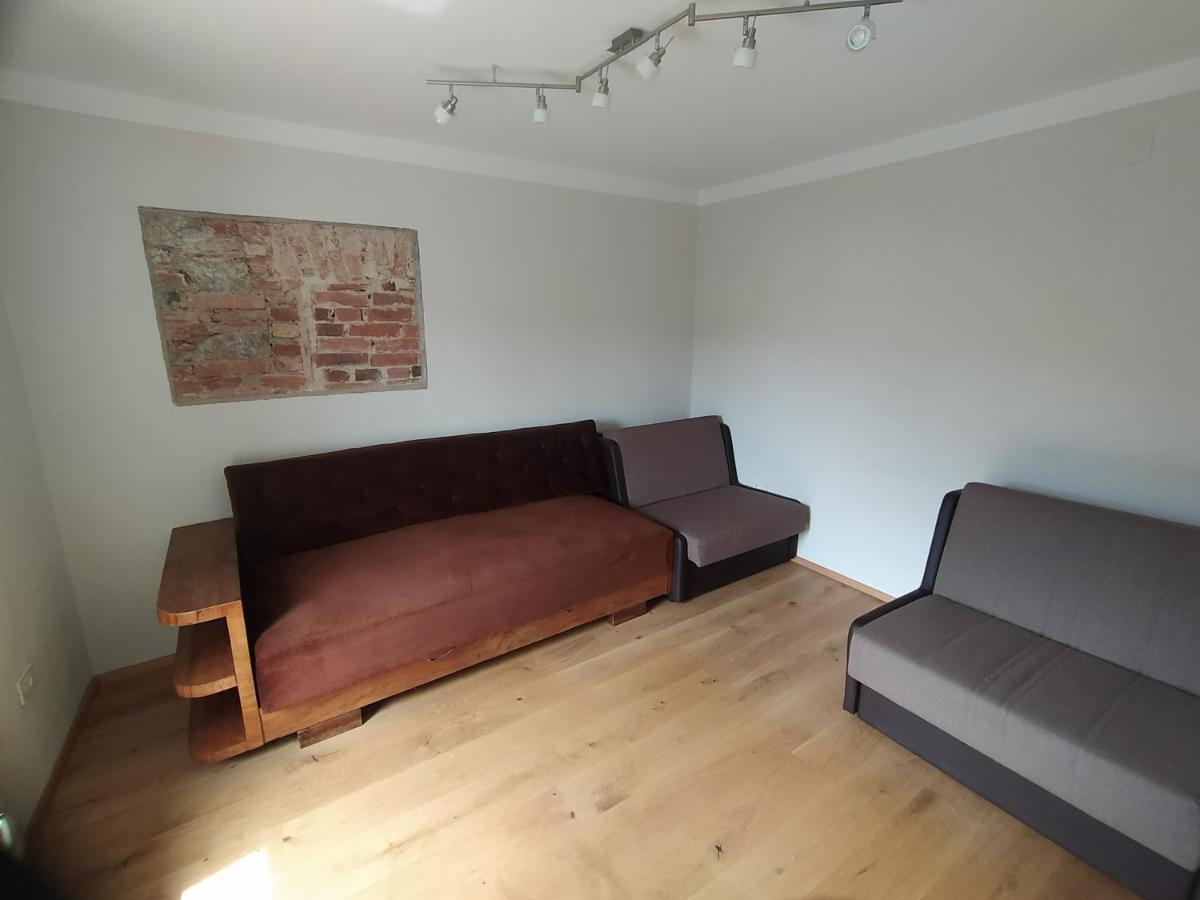 Apartmaji Maln Доленсле Топлице Екстериор снимка