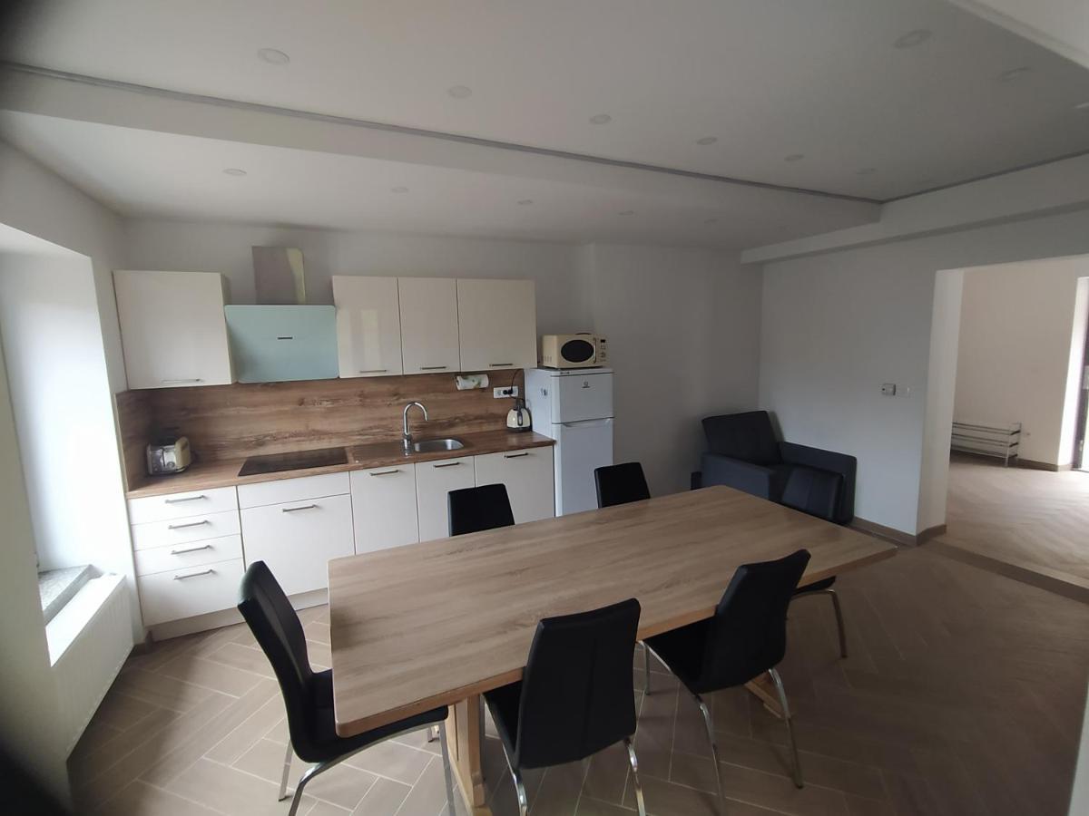 Apartmaji Maln Доленсле Топлице Екстериор снимка