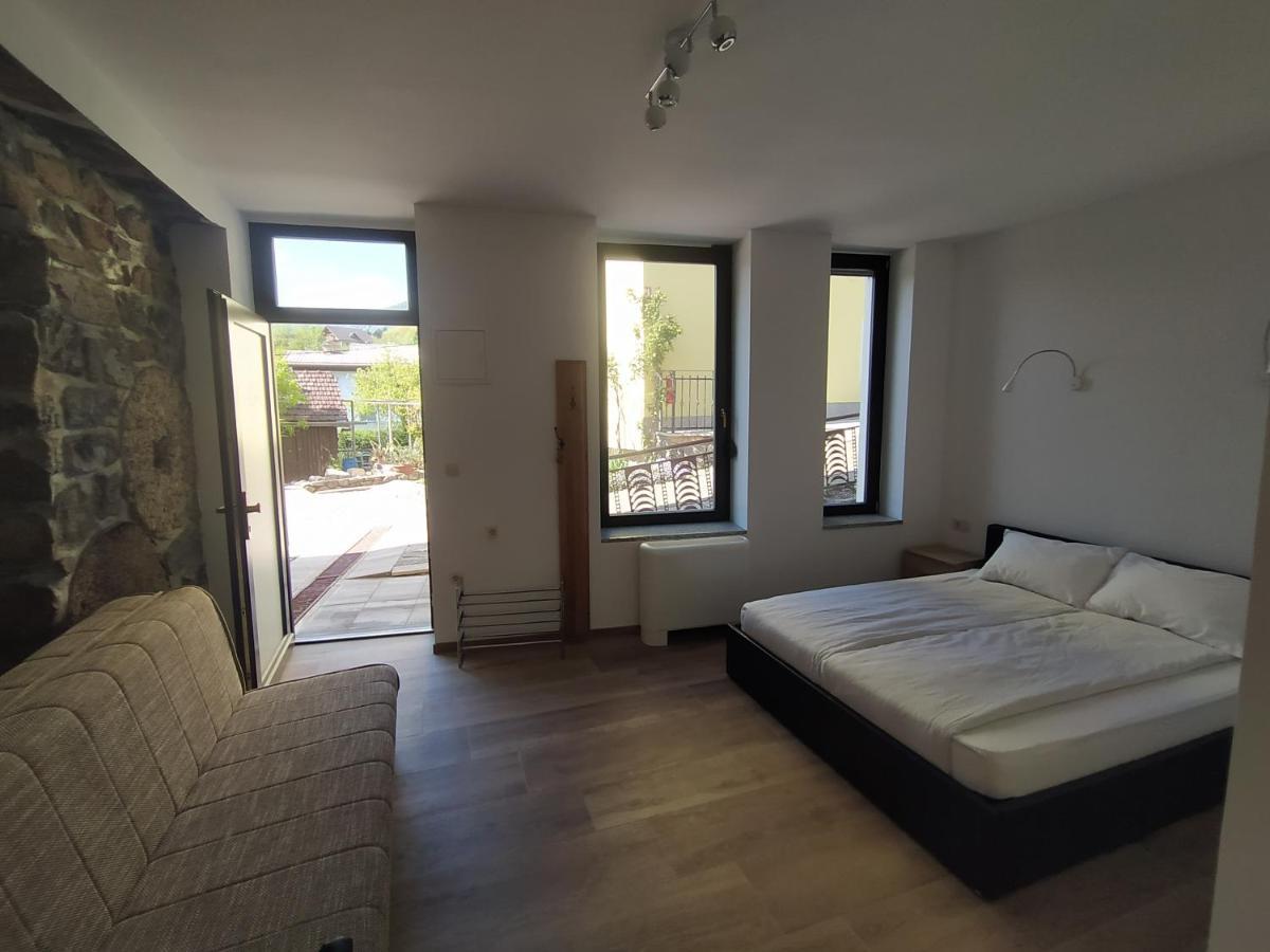 Apartmaji Maln Доленсле Топлице Екстериор снимка