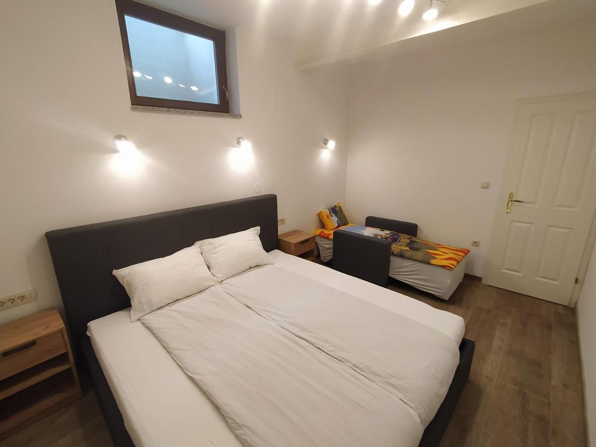 Apartmaji Maln Доленсле Топлице Екстериор снимка