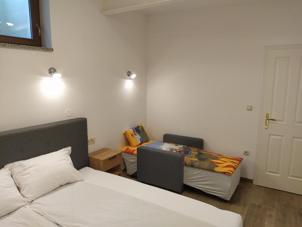 Apartmaji Maln Доленсле Топлице Екстериор снимка