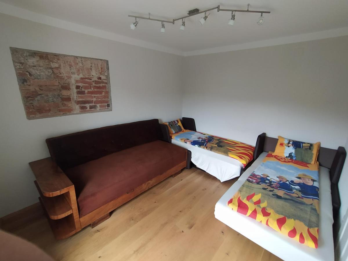 Apartmaji Maln Доленсле Топлице Екстериор снимка