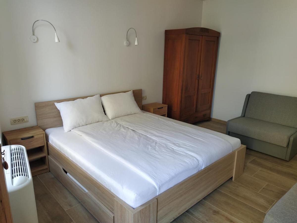 Apartmaji Maln Доленсле Топлице Екстериор снимка