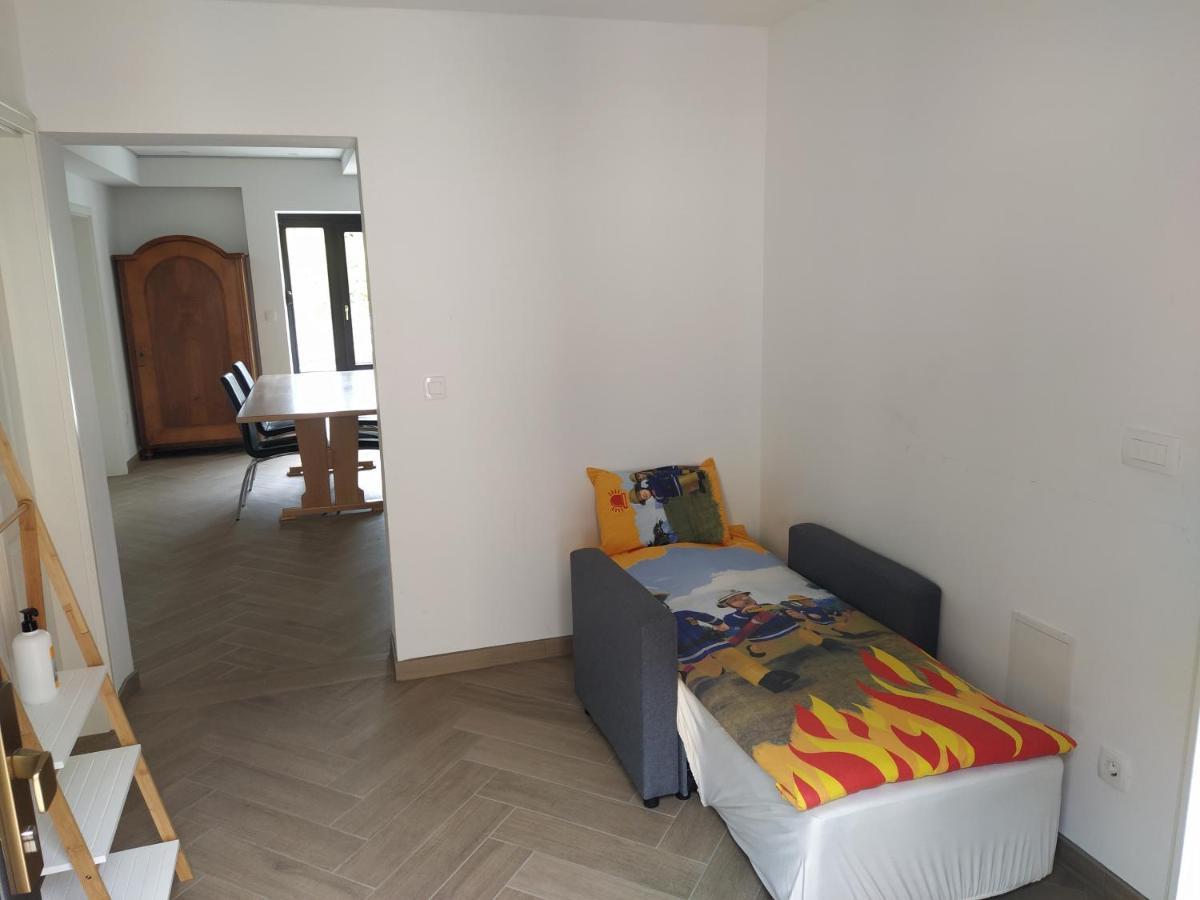 Apartmaji Maln Доленсле Топлице Екстериор снимка