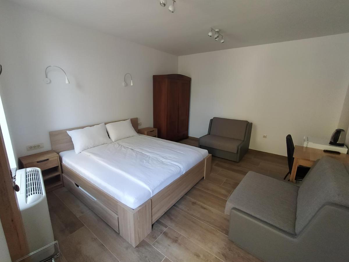 Apartmaji Maln Доленсле Топлице Екстериор снимка