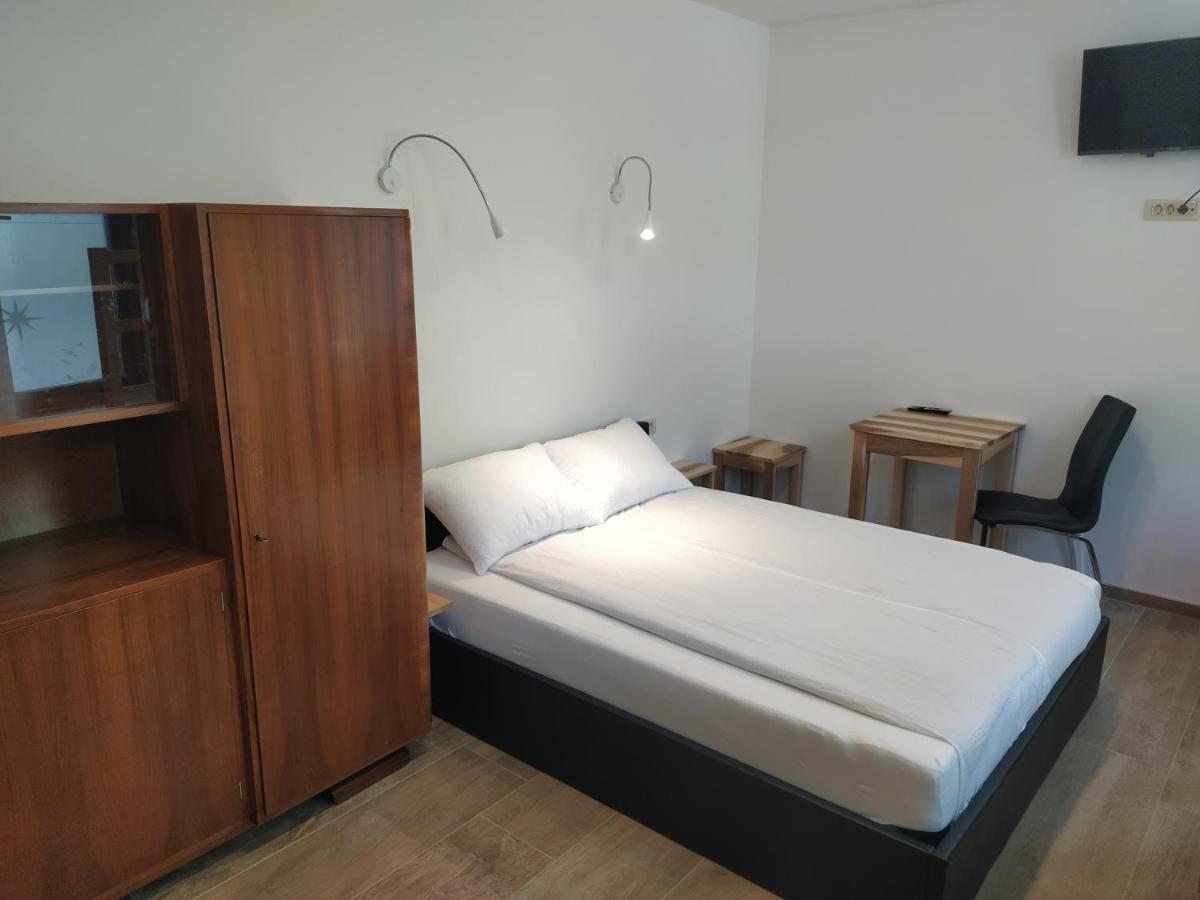Apartmaji Maln Доленсле Топлице Екстериор снимка