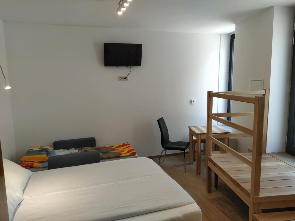 Apartmaji Maln Доленсле Топлице Екстериор снимка