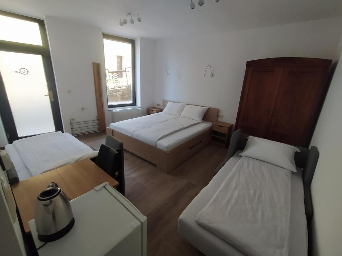 Apartmaji Maln Доленсле Топлице Екстериор снимка