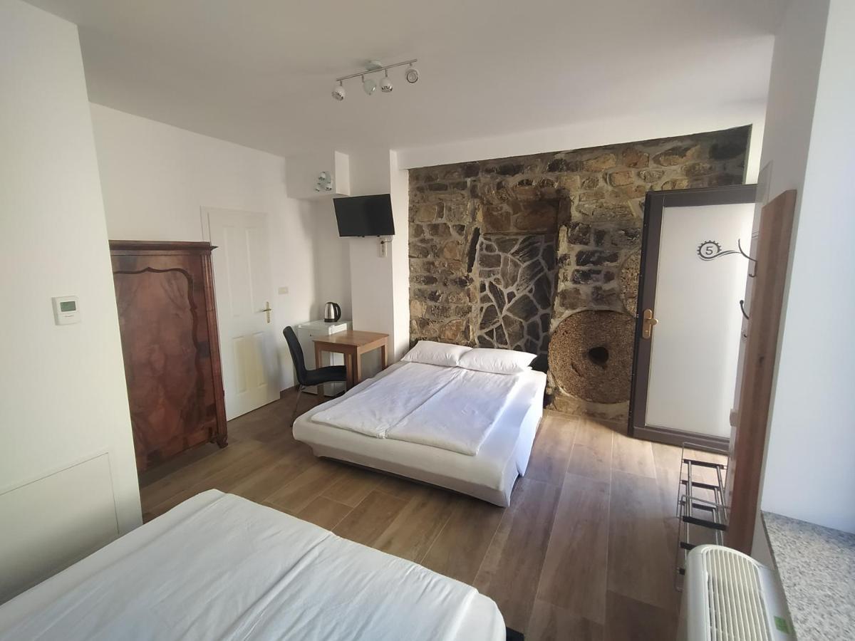Apartmaji Maln Доленсле Топлице Екстериор снимка